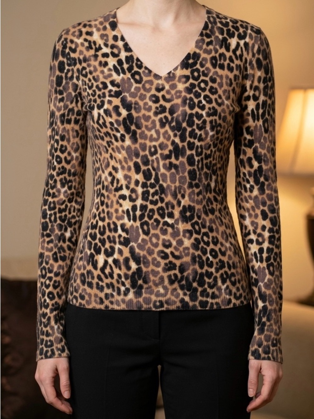 Express 100% Cotton Leopard Print V-Neck Sweater Cheetah Knit Long-Sleeve M EUC